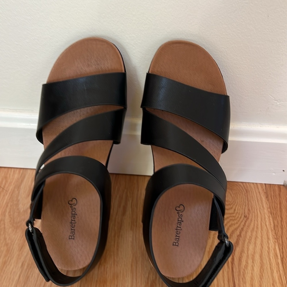 Baretraps women’s 6.5 M Caley black wedge sandals. - Picture 8 of 10